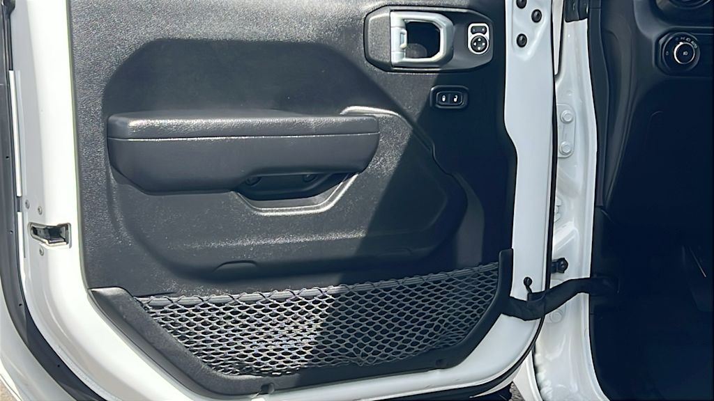 Thumbnail: 2023 Jeep Wrangler - 29