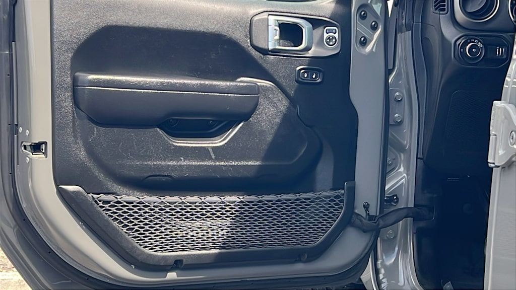 Thumbnail: 2023 Jeep Wrangler - 29