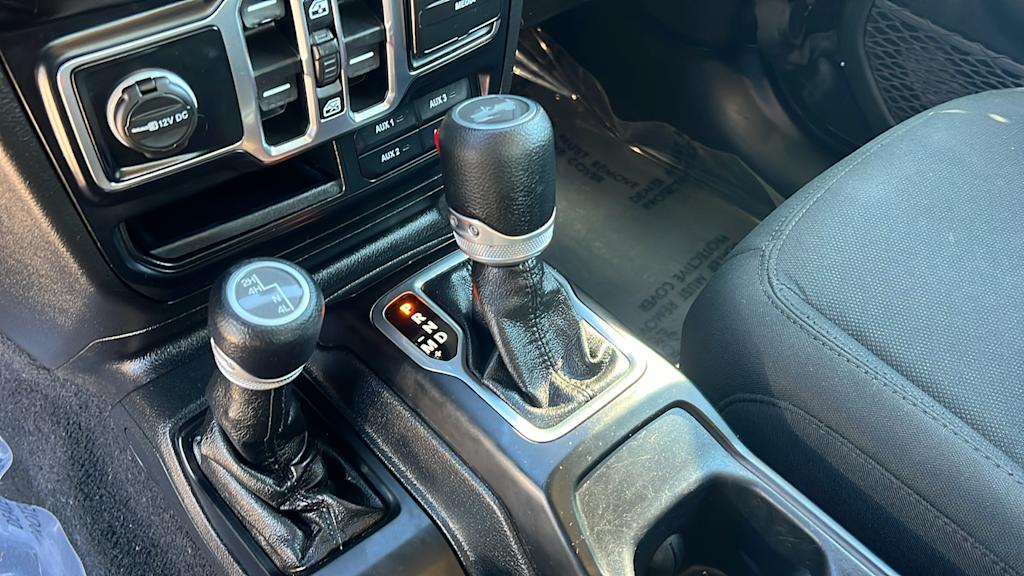 Thumbnail: 2022 Jeep Wrangler - 15