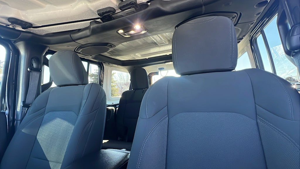 Thumbnail: 2022 Jeep Wrangler - 10