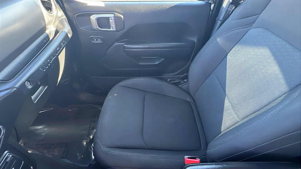 Thumbnail: 2022 Jeep Wrangler - 11