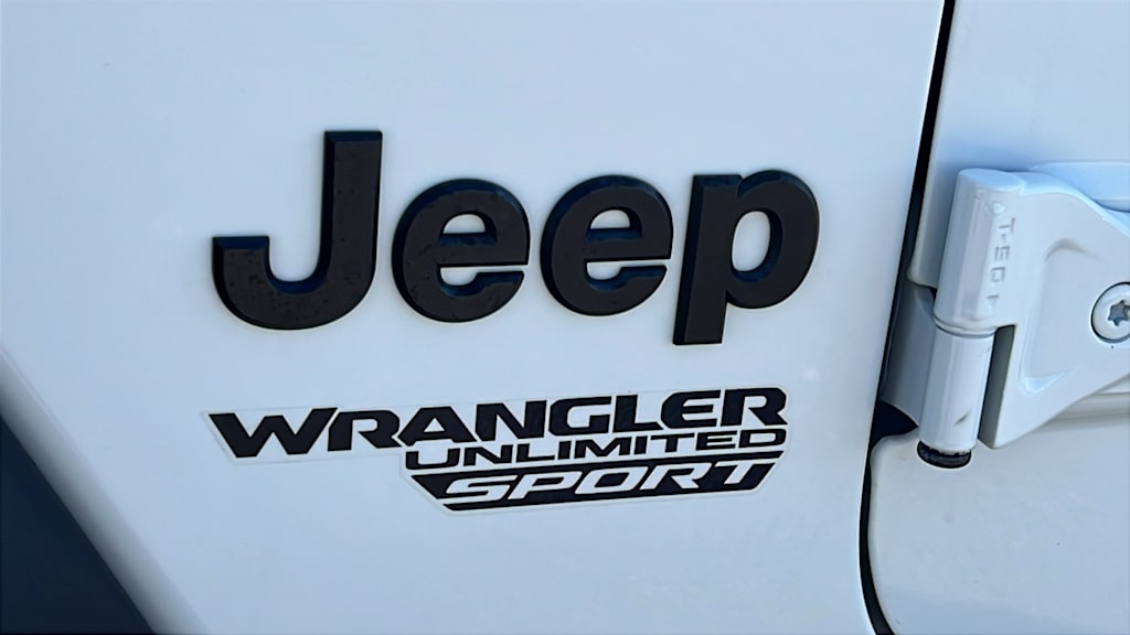 Thumbnail: 2021 Jeep Wrangler - 7
