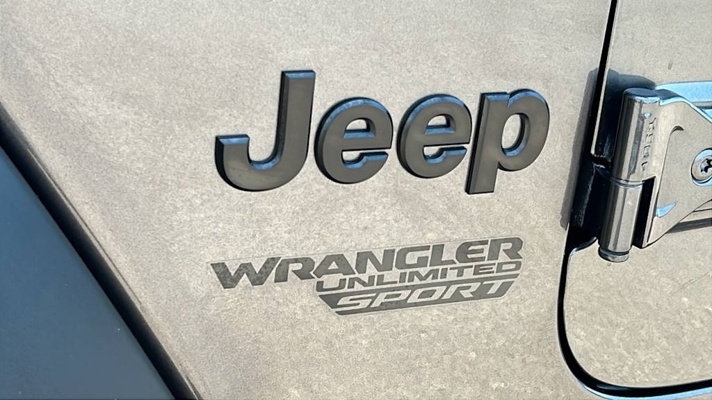 Thumbnail: 2021 Jeep Wrangler - 7