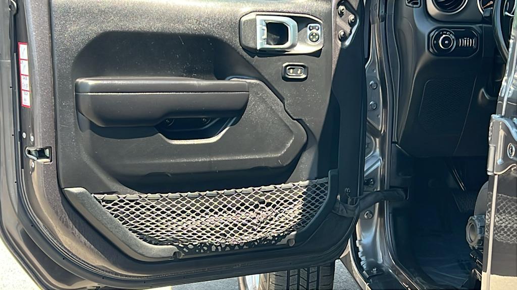 Thumbnail: 2021 Jeep Wrangler - 28