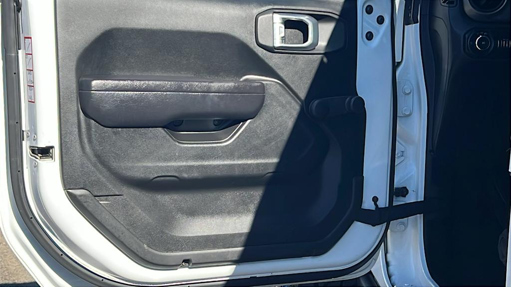 Thumbnail: 2022 Jeep Wrangler - 29