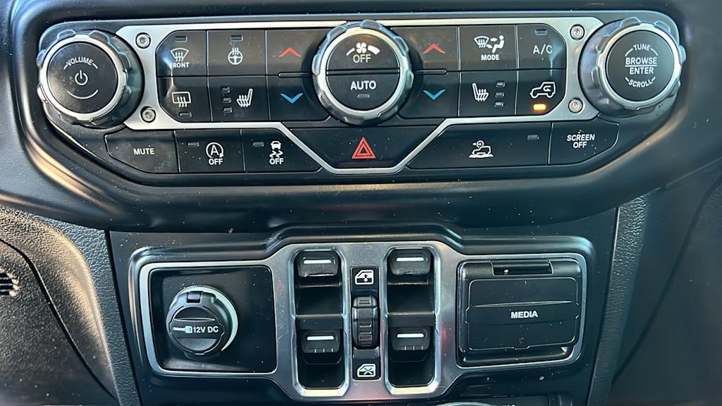 Thumbnail: 2023 Jeep Wrangler - 22