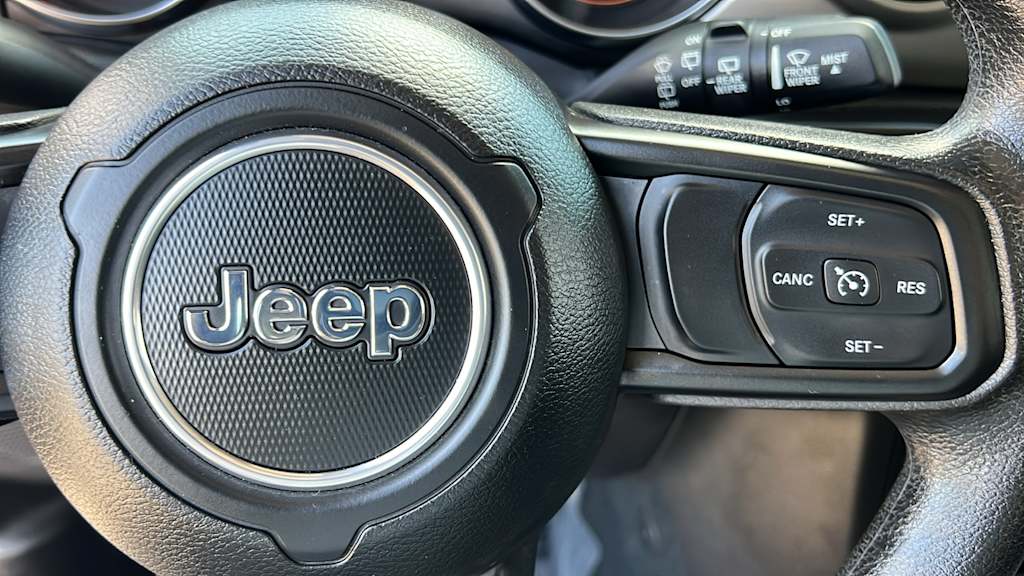 Thumbnail: 2022 Jeep Wrangler - 27