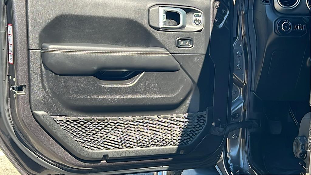 Thumbnail: 2022 Jeep Wrangler - 27