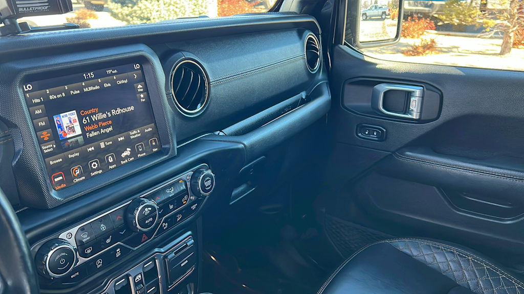 2021 Jeep Wrangler Unlimited Sahara 14