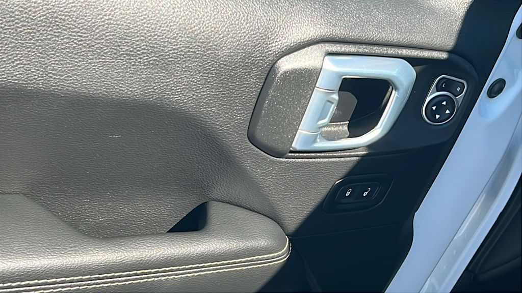 Thumbnail: 2021 Jeep Wrangler - 28