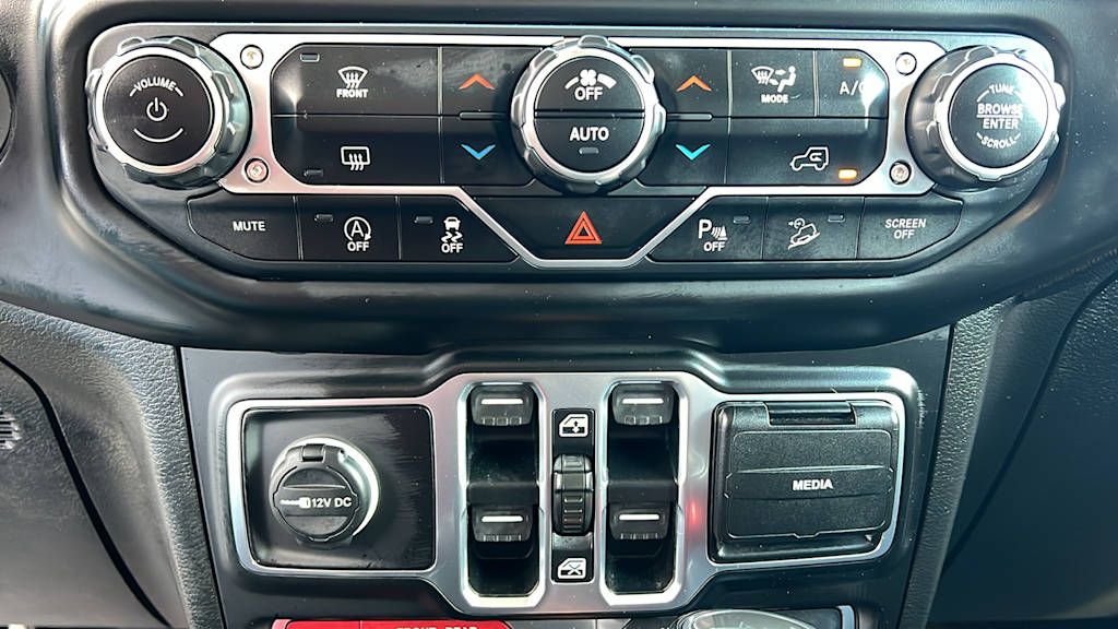 Thumbnail: 2020 Jeep Wrangler - 22