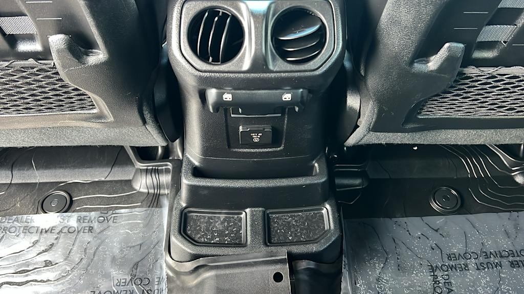 Thumbnail: 2020 Jeep Wrangler - 29