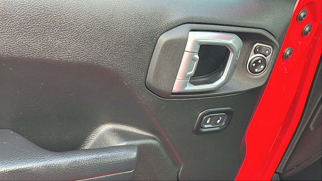 Thumbnail: 2021 Jeep Wrangler - 28