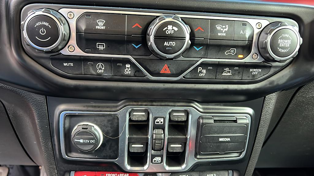 Thumbnail: 2021 Jeep Wrangler - 23