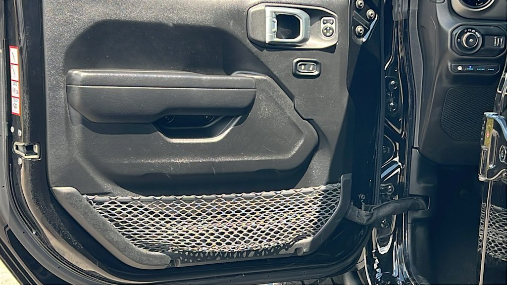 Thumbnail: 2023 Jeep Wrangler - 28