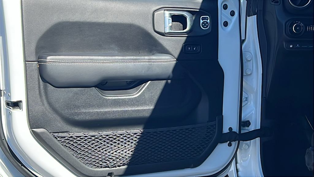 Thumbnail: 2022 Jeep Wrangler - 27