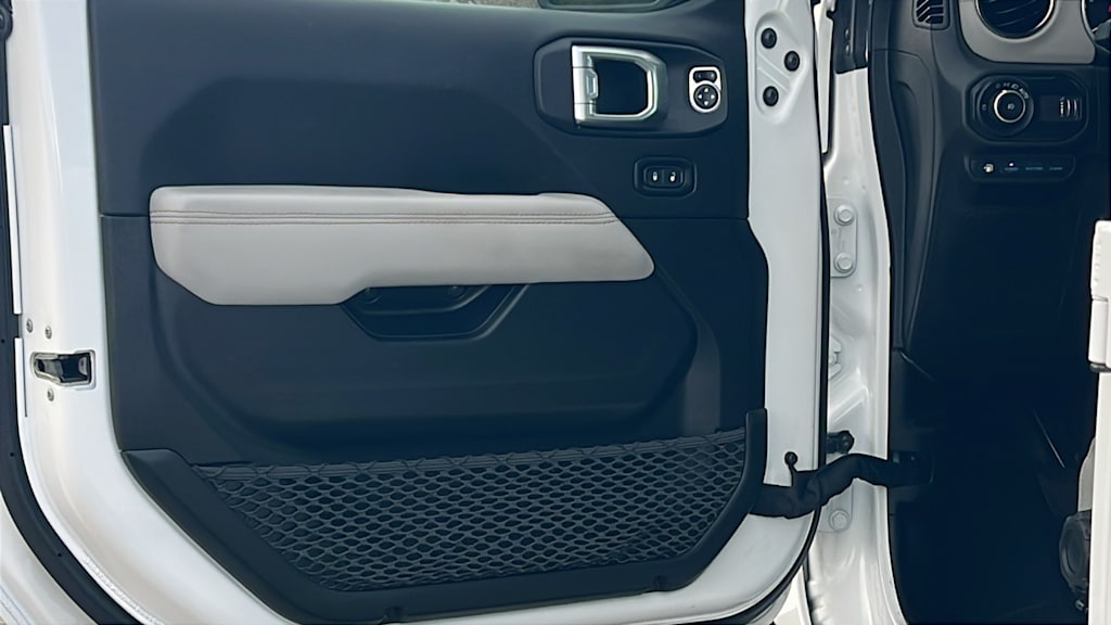 Thumbnail: 2023 Jeep Wrangler - 28