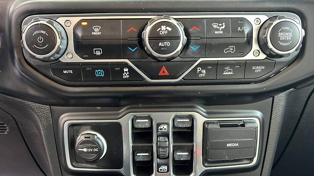 Thumbnail: 2023 Jeep Wrangler - 22