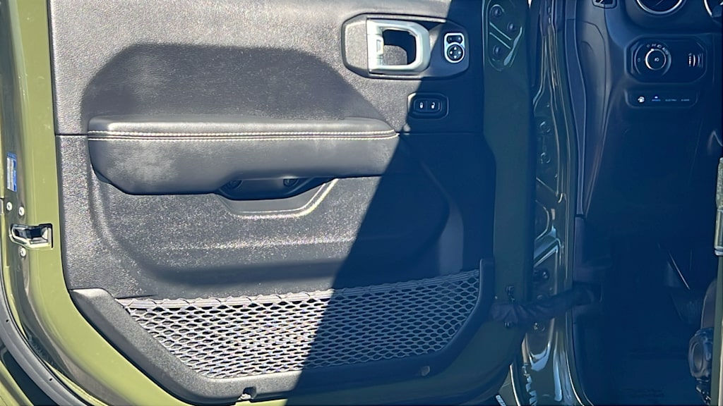 Thumbnail: 2023 Jeep Wrangler - 28