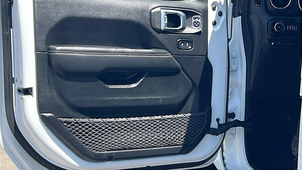 Thumbnail: 2021 Jeep Wrangler - 28