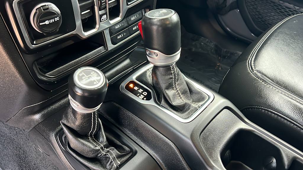 Thumbnail: 2022 Jeep Wrangler - 15