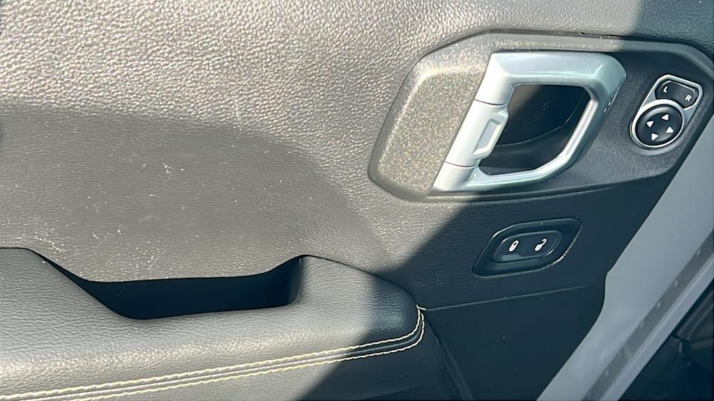 Thumbnail: 2022 Jeep Wrangler - 27