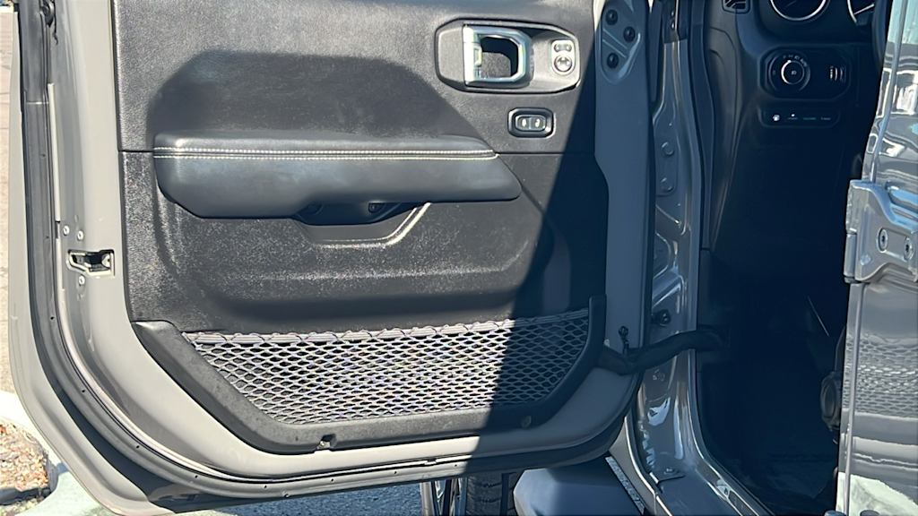 Thumbnail: 2023 Jeep Wrangler - 28