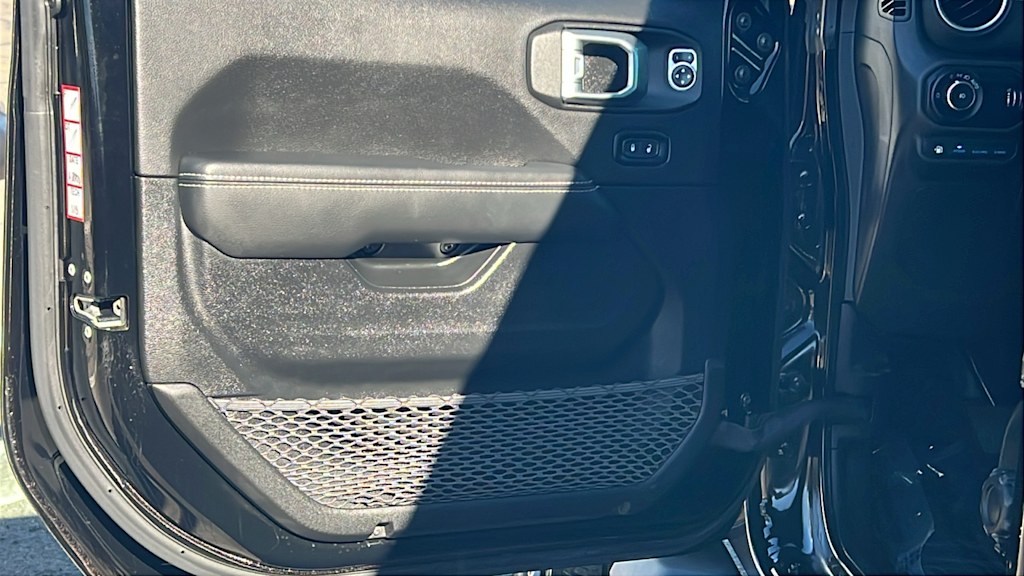 Thumbnail: 2023 Jeep Wrangler - 28