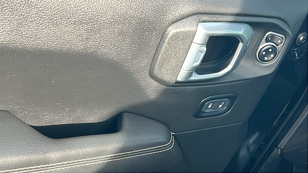 Thumbnail: 2023 Jeep Wrangler - 27