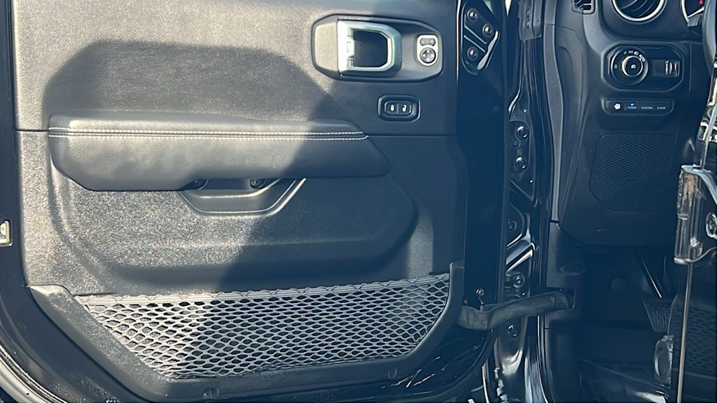 Thumbnail: 2023 Jeep Wrangler - 28