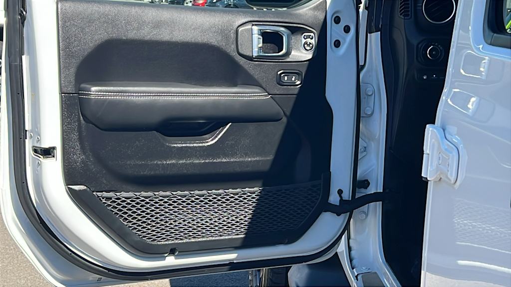 Thumbnail: 2023 Jeep Wrangler - 29