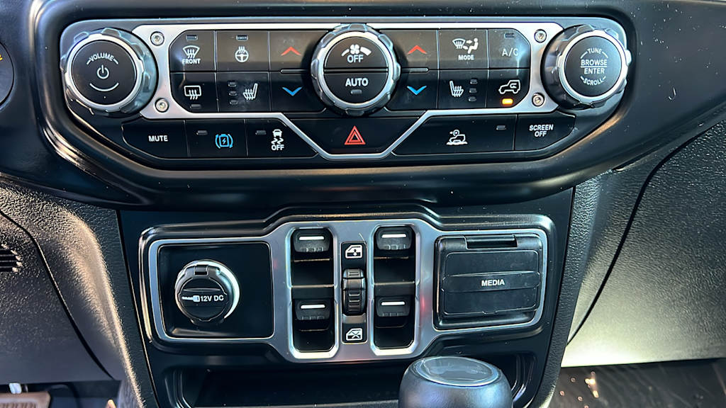 Thumbnail: 2023 Jeep Wrangler - 23