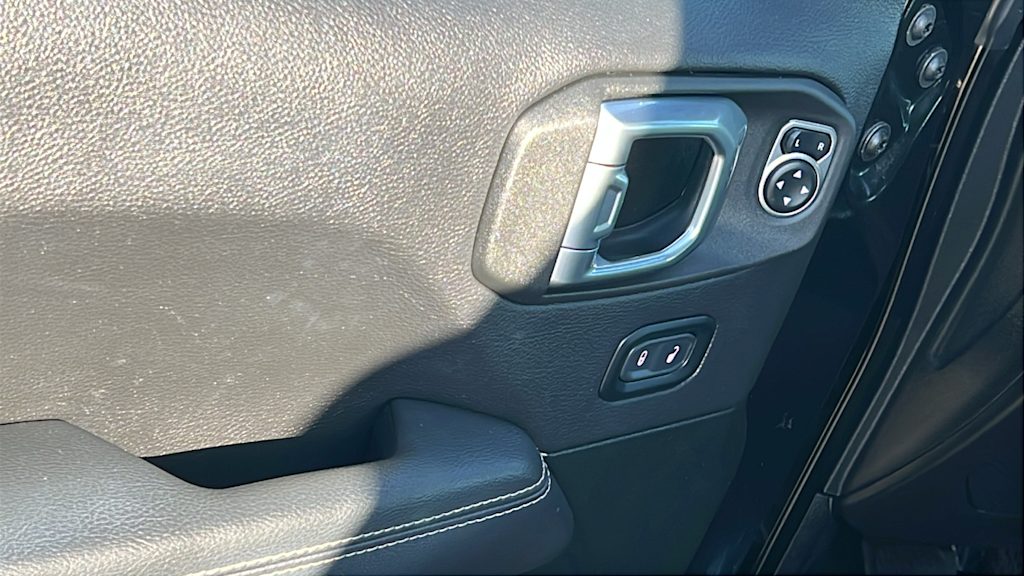 Thumbnail: 2023 Jeep Wrangler - 27