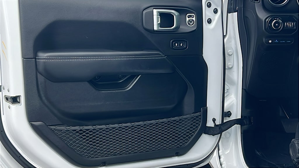 Thumbnail: 2022 Jeep Wrangler - 28