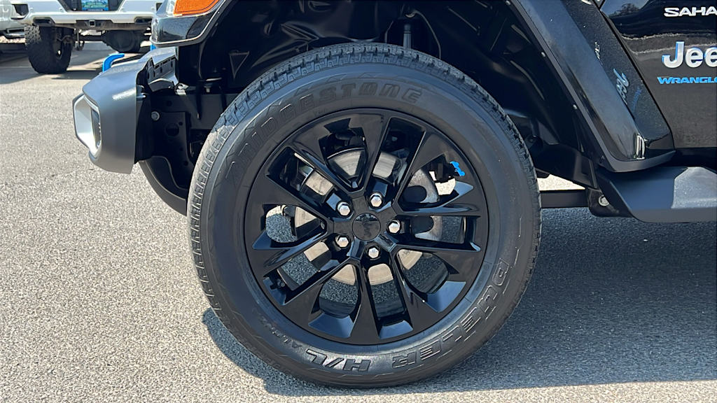 Thumbnail: 2023 Jeep Wrangler - 8
