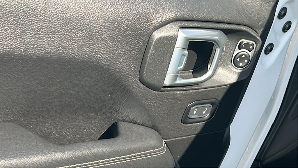 Thumbnail: 2023 Jeep Wrangler - 28