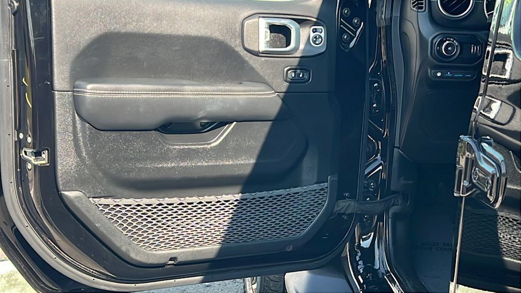 Thumbnail: 2023 Jeep Wrangler - 29