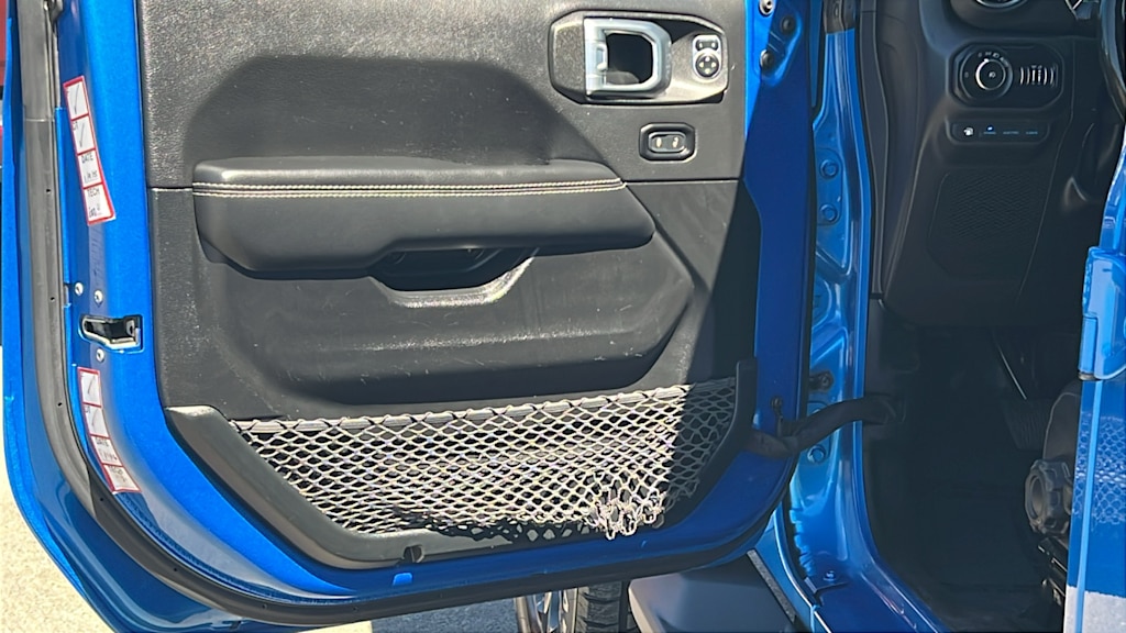 Thumbnail: 2021 Jeep Wrangler - 28