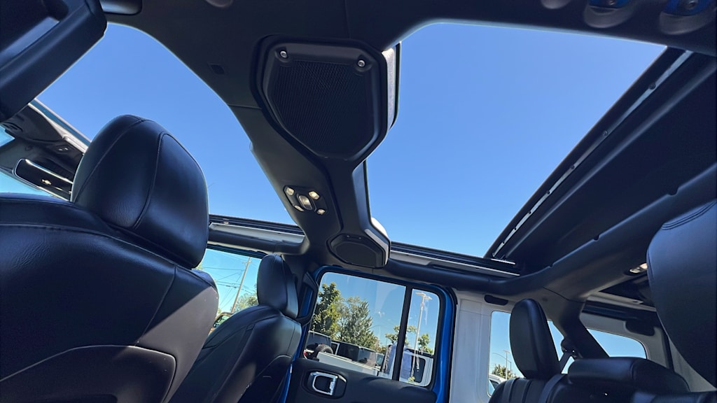 Thumbnail: 2021 Jeep Wrangler - 31