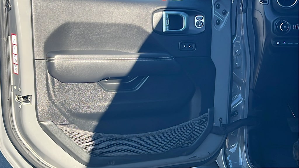 Thumbnail: 2022 Jeep Wrangler - 29