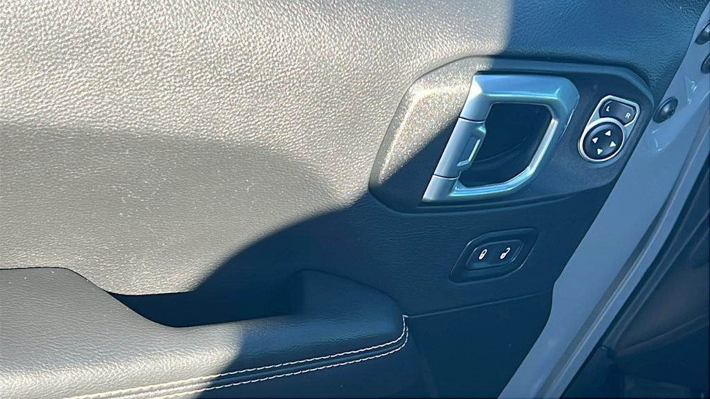 Thumbnail: 2022 Jeep Wrangler - 28
