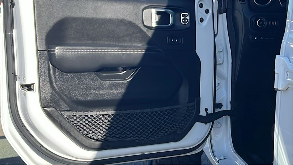 Thumbnail: 2022 Jeep Wrangler - 29