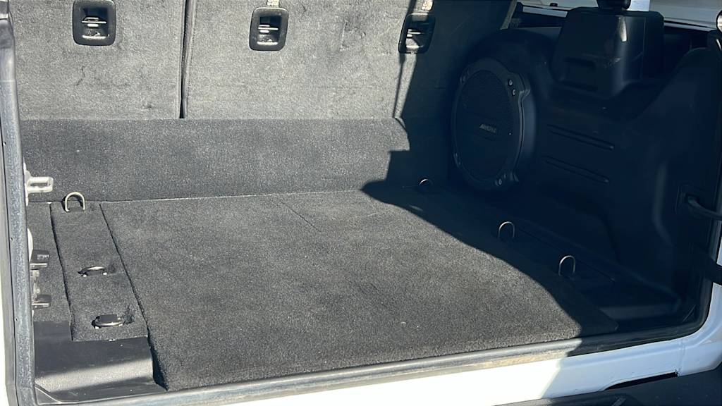 Thumbnail: 2022 Jeep Wrangler - 17
