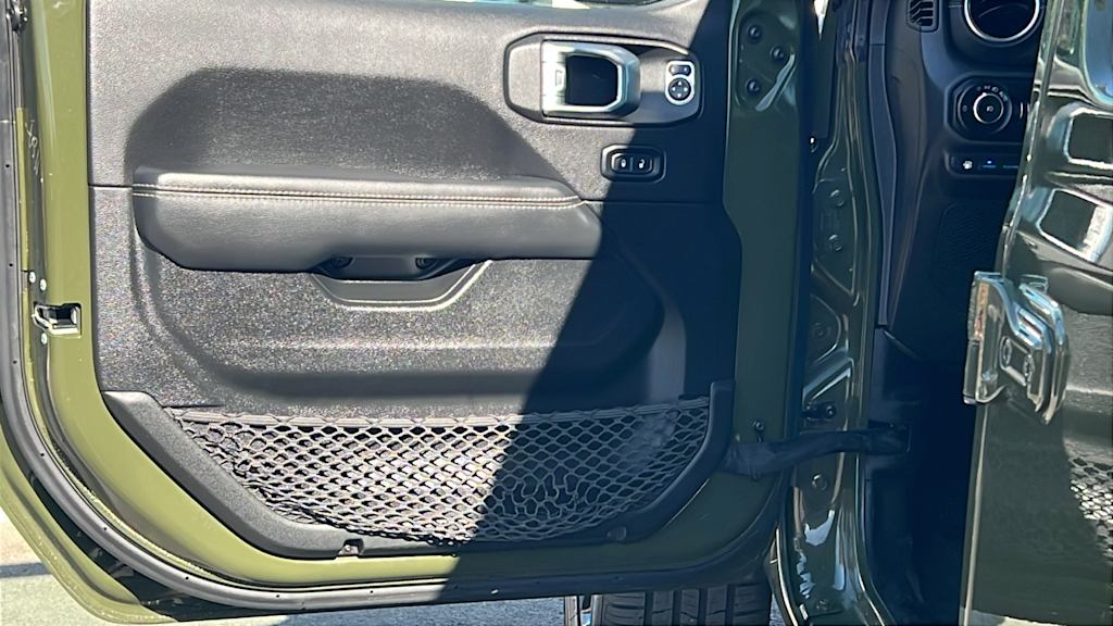 Thumbnail: 2022 Jeep Wrangler - 29