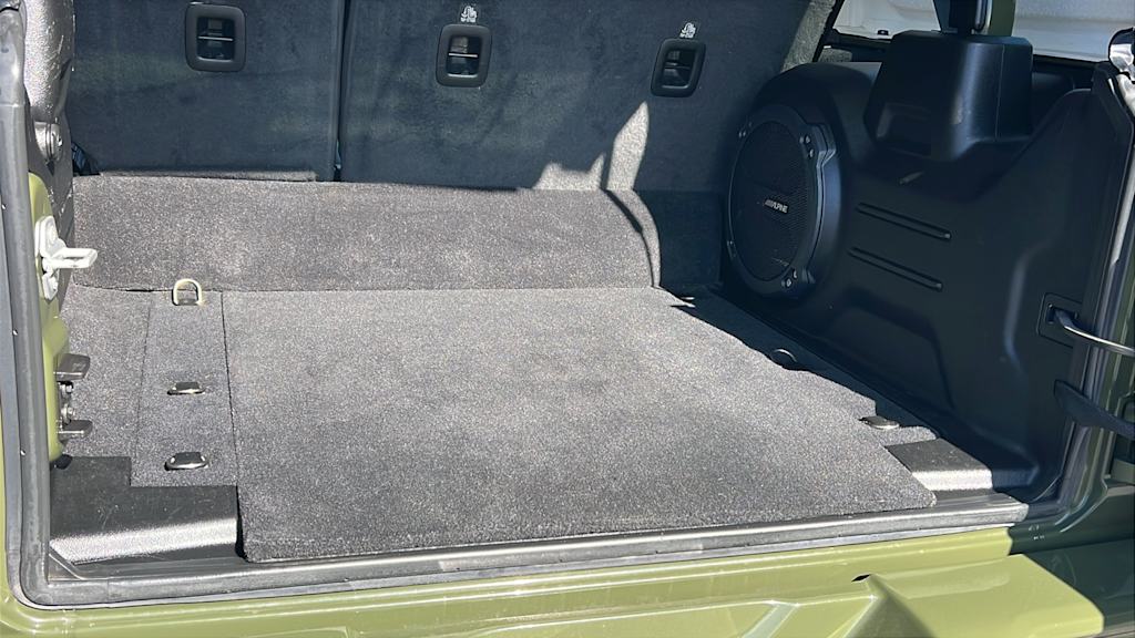 Thumbnail: 2022 Jeep Wrangler - 17