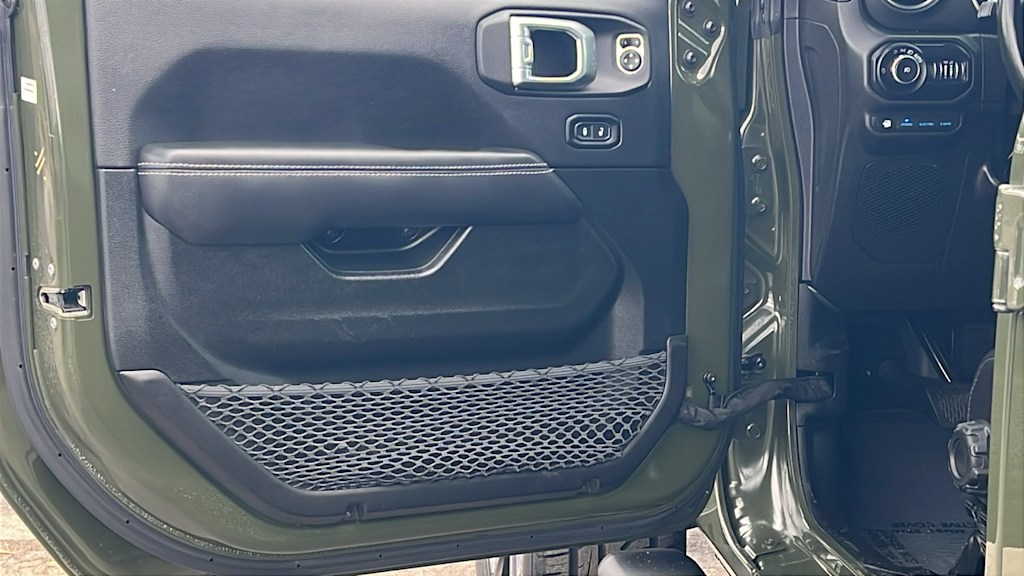 Thumbnail: 2022 Jeep Wrangler - 28