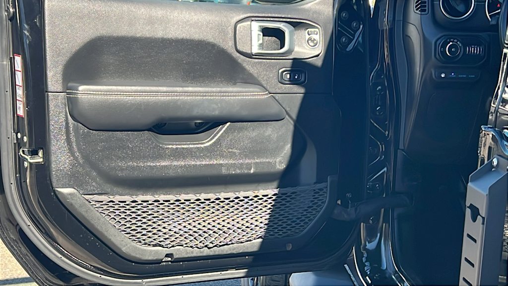 Thumbnail: 2022 Jeep Wrangler - 29