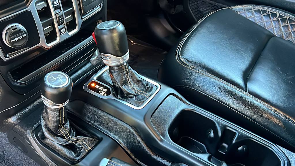 Thumbnail: 2022 Jeep Wrangler - 14