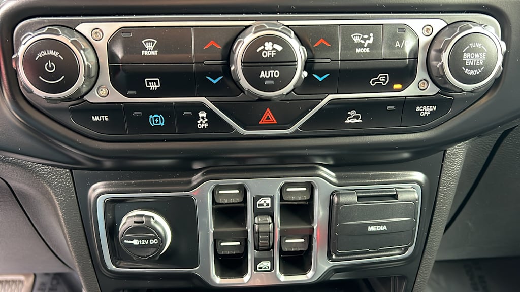 Thumbnail: 2023 Jeep Wrangler - 22