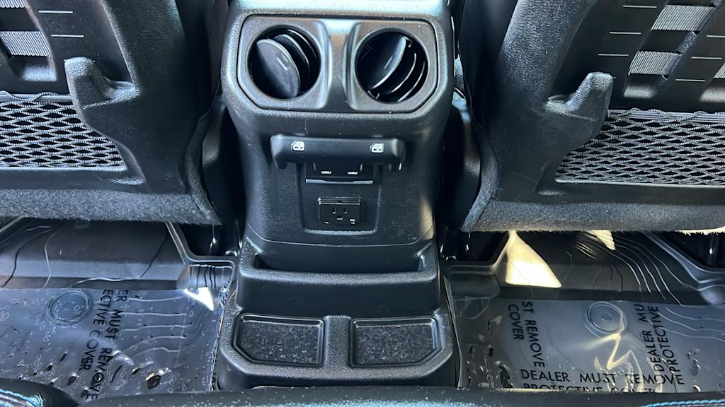 Thumbnail: 2022 Jeep Wrangler - 30